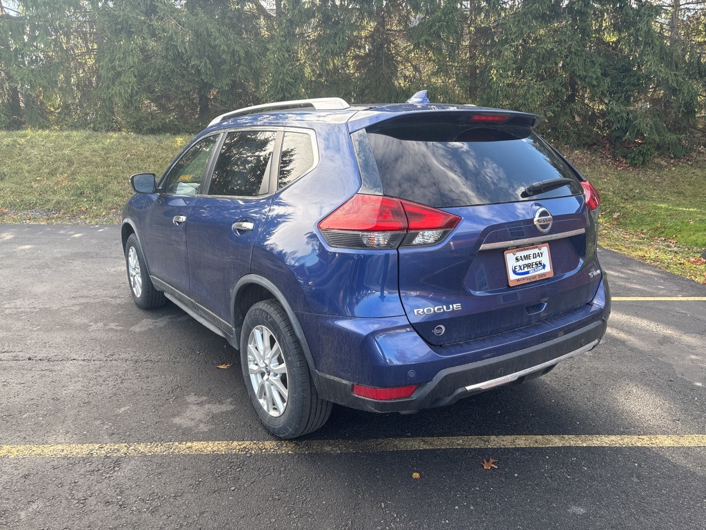 2020 Nissan Rogue SV photo 4