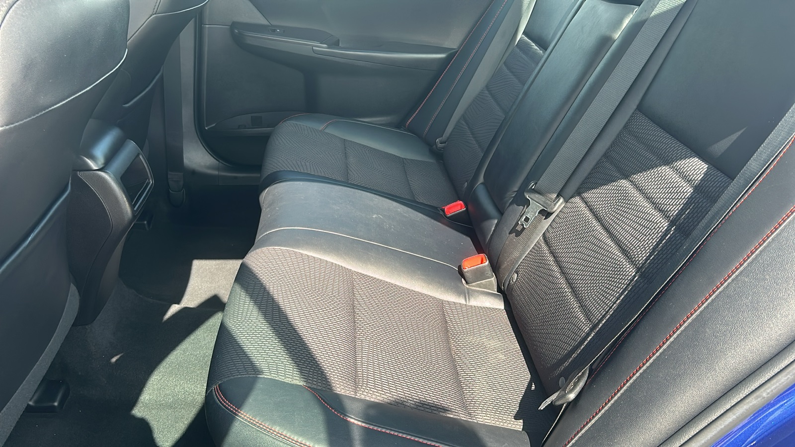 2016 Toyota Camry photo 27