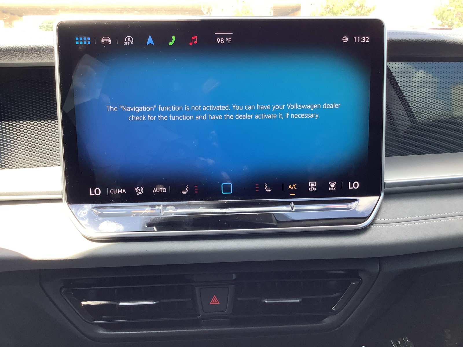 2025 Volkswagen Tiguan SE photo 13