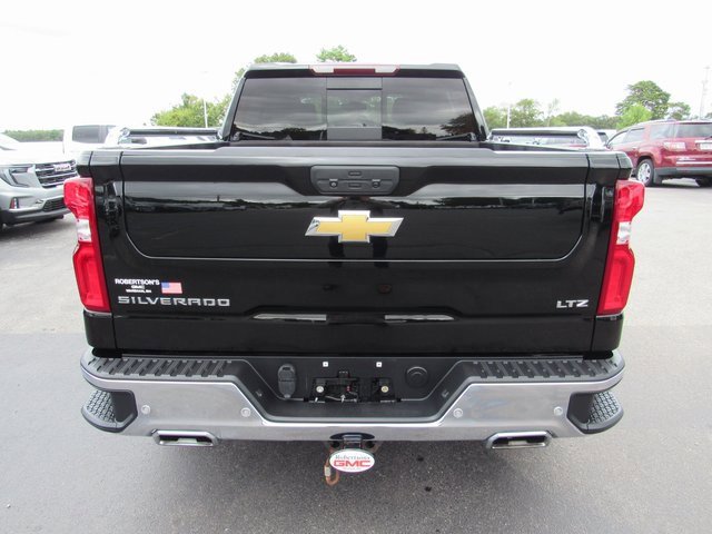 2021 Chevrolet Silverado 1500 LTZ photo 3
