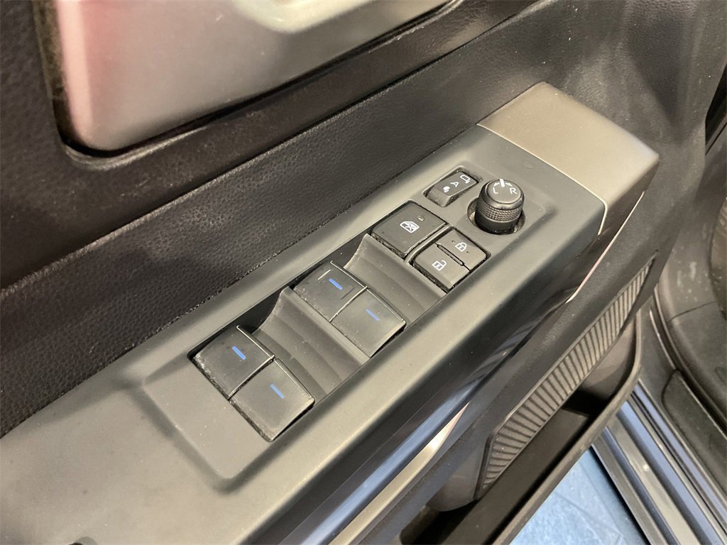 2022 Toyota Tundra SR5 CrewMax photo 12