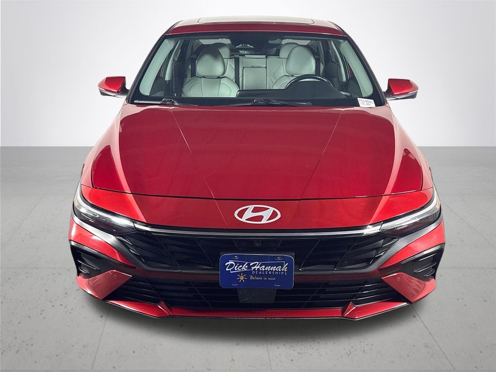 2024 Hyundai Elantra Limited photo 3