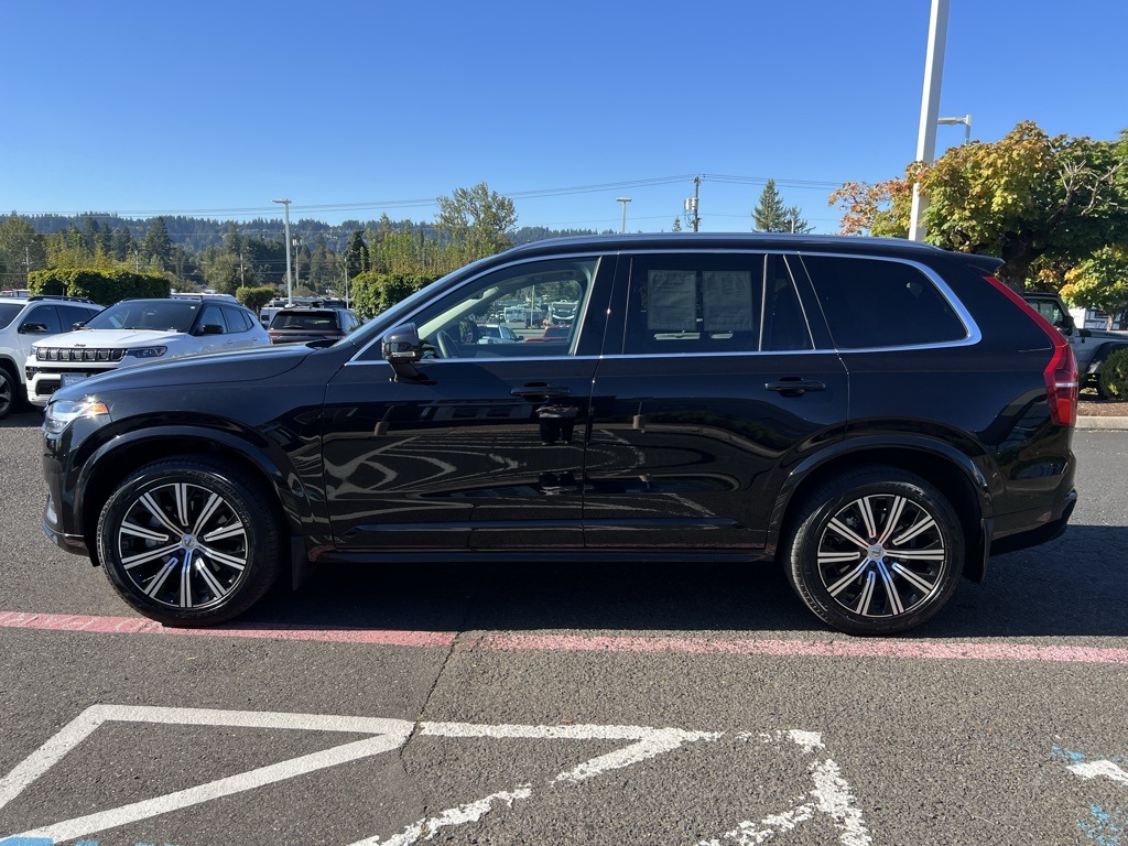2023 Volvo XC90 B5 Core photo 4