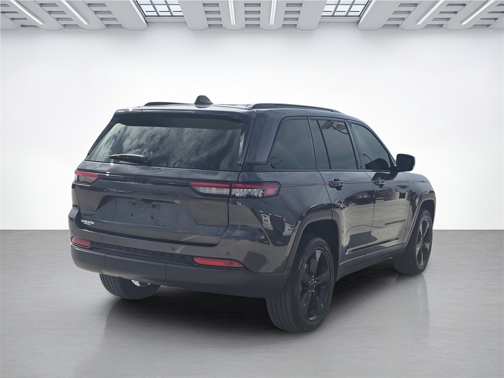 2024 Jeep Grand Cherokee Altitude X photo 3