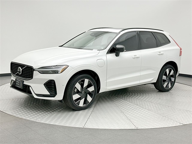 2024 Volvo XC60 Ultimate's photo