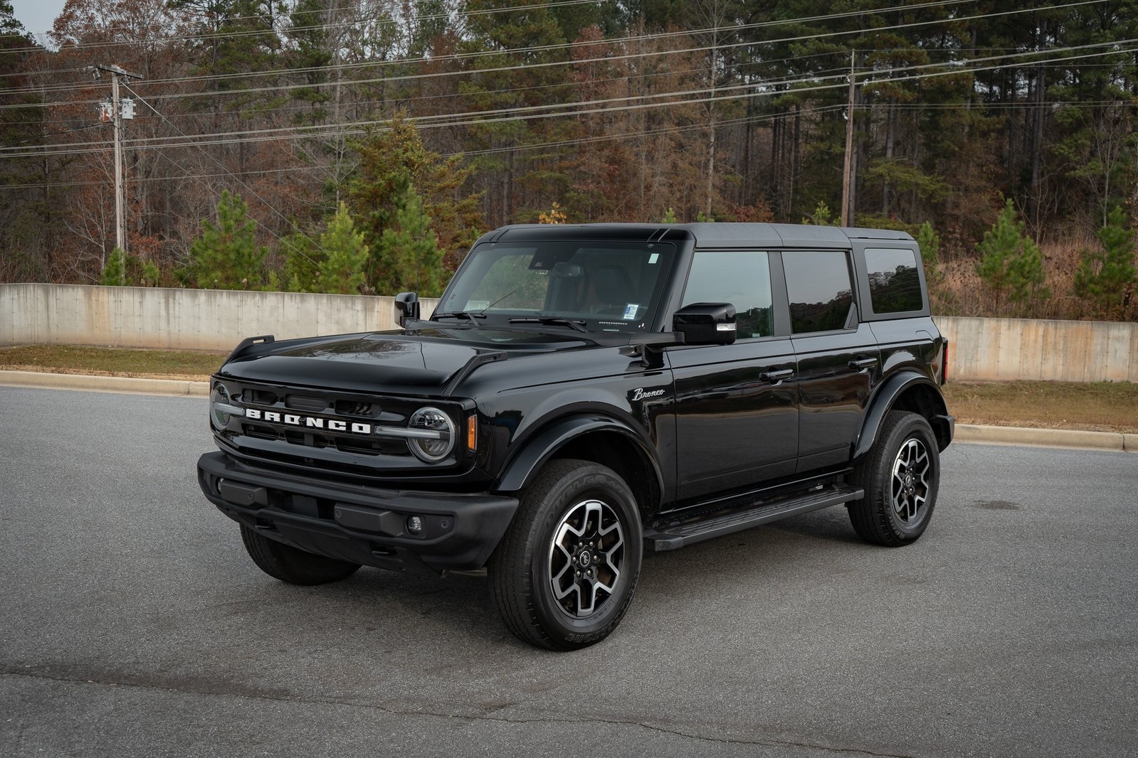 2022 Ford Bronco Outer Banks photo 3
