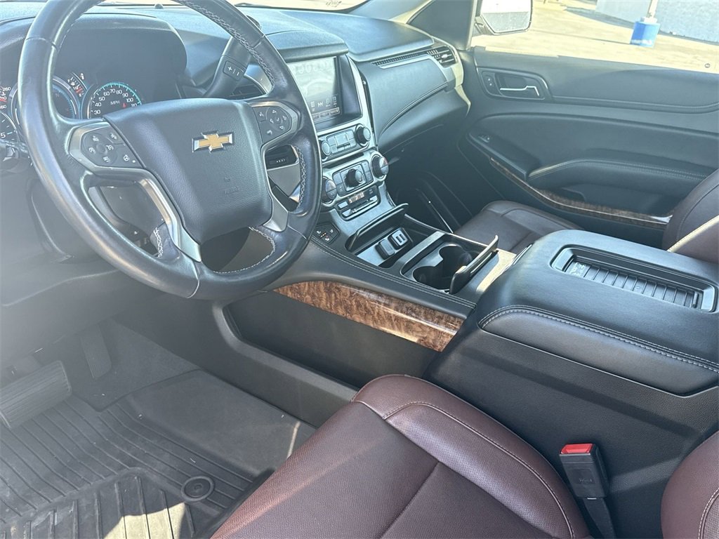 2020 Chevrolet Suburban Premier photo 2
