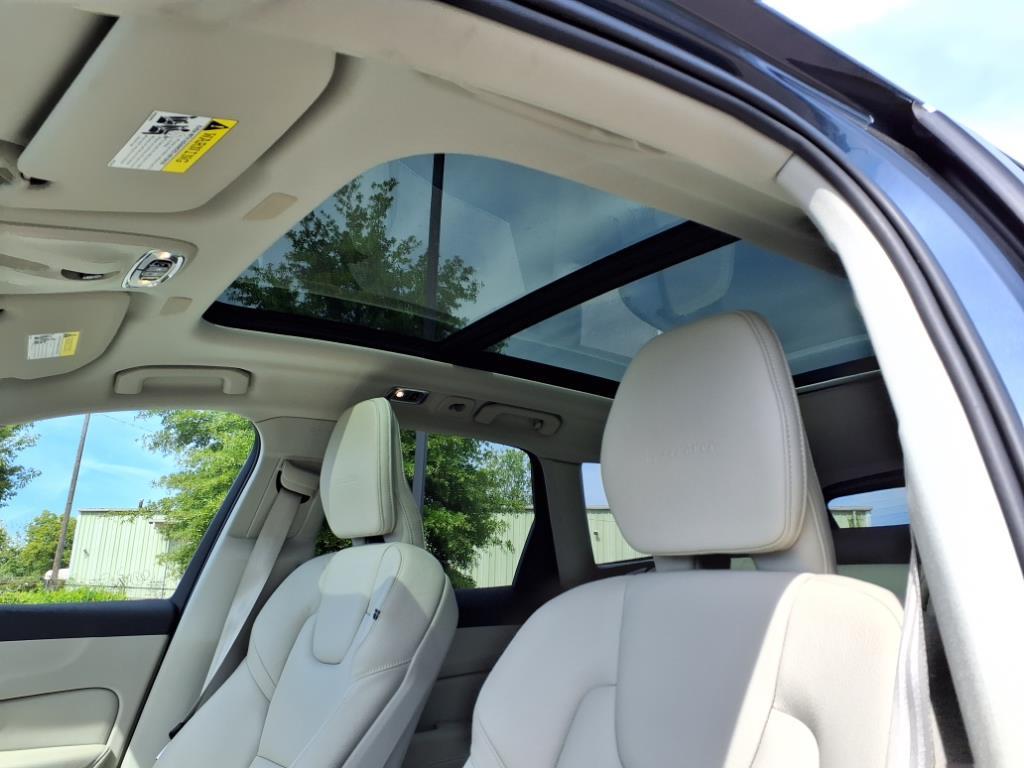 2020 Volvo XC60 Inscription photo 3