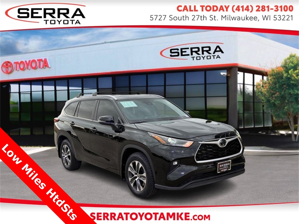 2024 Toyota Highlander XLE's photo