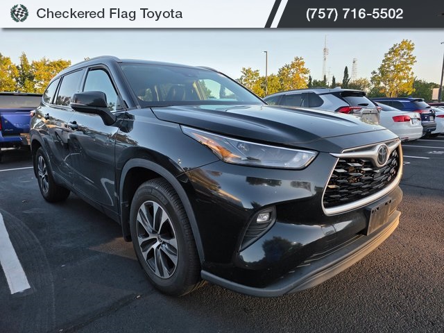 2022 Toyota Highlander XLE photo 3
