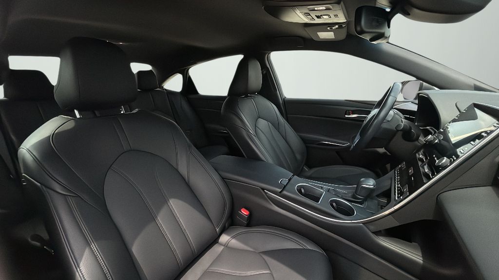 2020 Toyota Avalon XLE photo 13