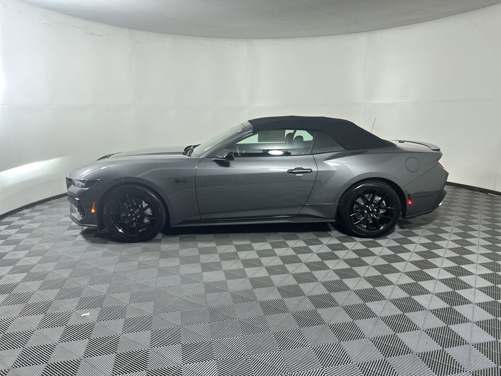 2025 Ford Mustang GT Premium Convertible photo 4