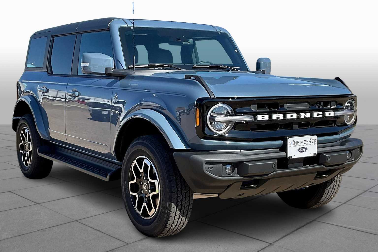 2025 Ford Bronco Outer Banks photo 2