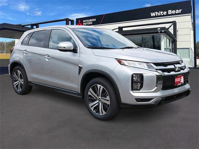 2025 Mitsubishi Outlander Sport SE's photo