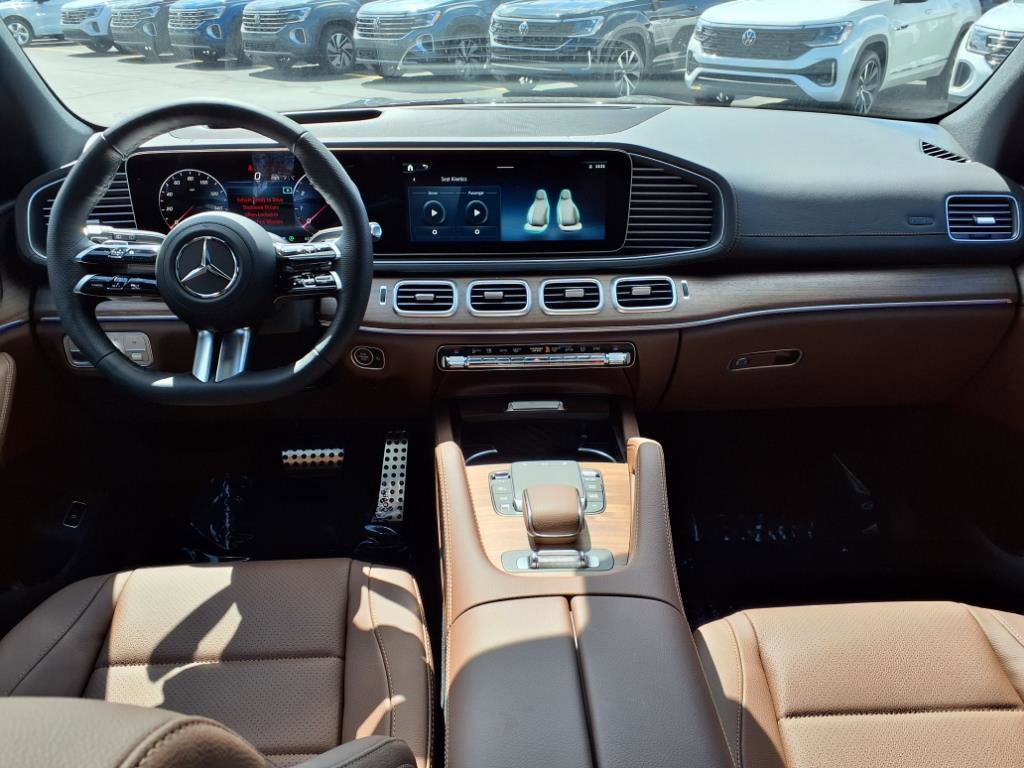 2025 Mercedes Benz GLS 450 4MATIC photo 5