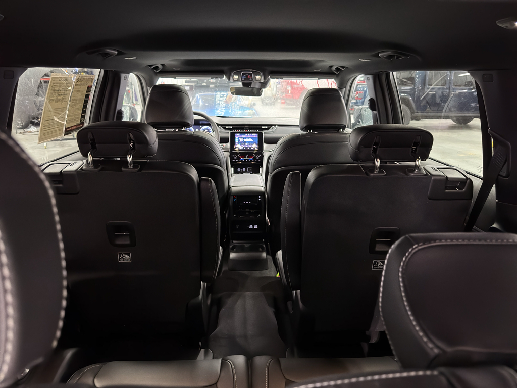 2025 Jeep Grand Cherokee Altitude X photo 12