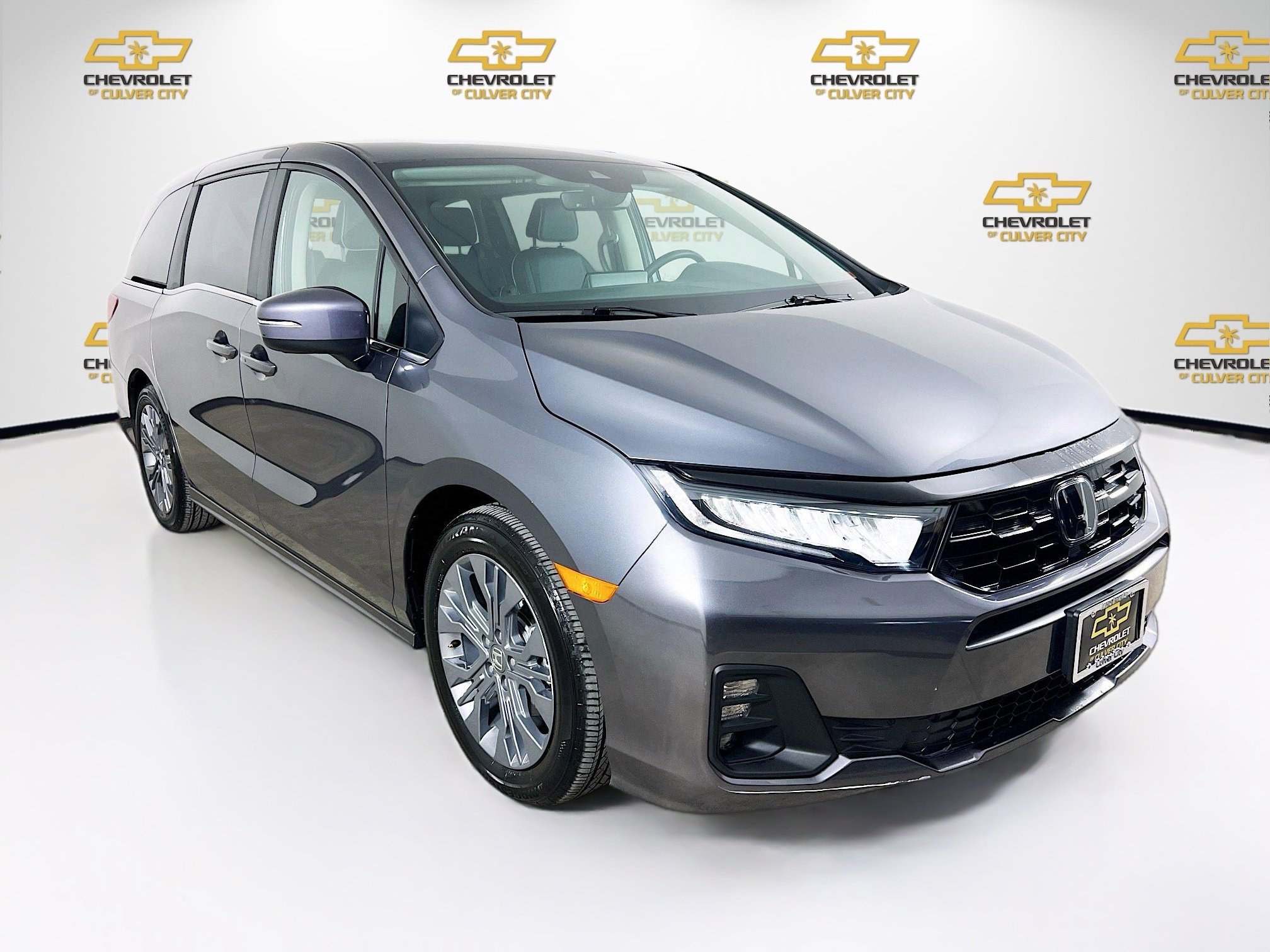2025 Honda Odyssey Touring's photo