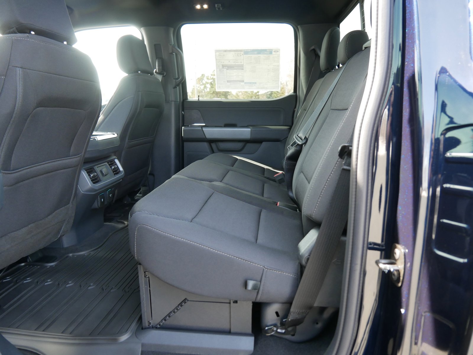 2025 Ford F-150 XLT photo 3