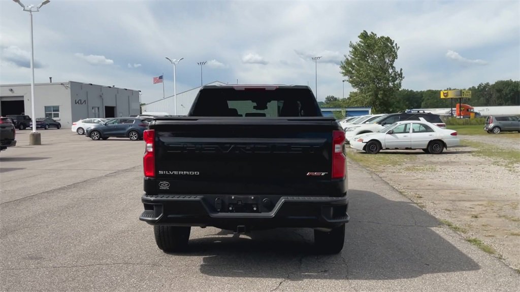 2022 Chevrolet Silverado 1500 RST photo 6