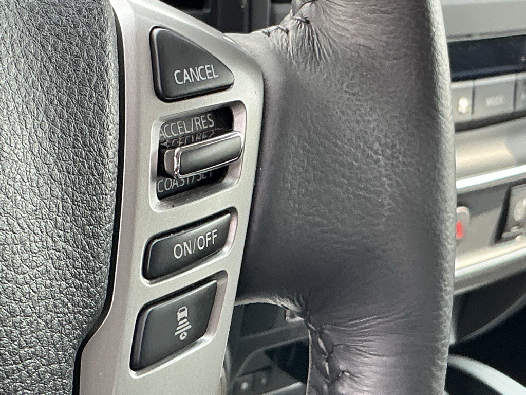 2024 Nissan Titan SV photo 7