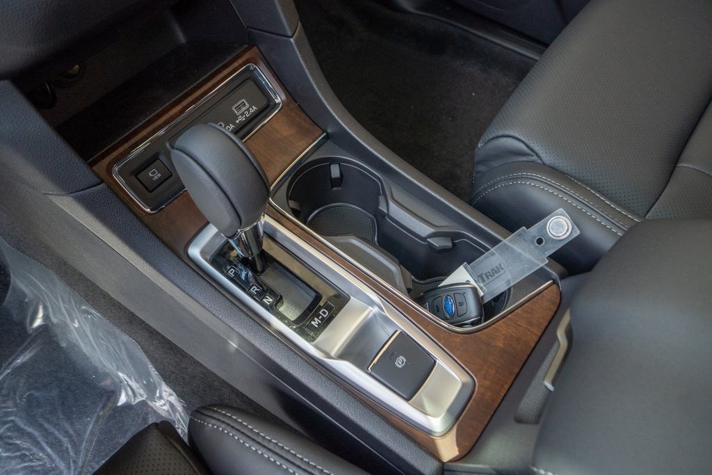 2025 Subaru Ascent Touring photo 9