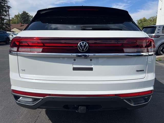 2026 Volkswagen Atlas Cross Sport SE Technology photo 2