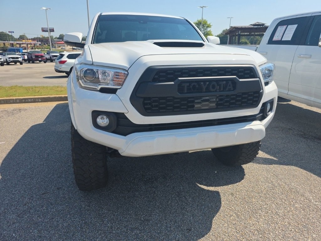 2021 Toyota Tacoma TRD Off-Road photo 8
