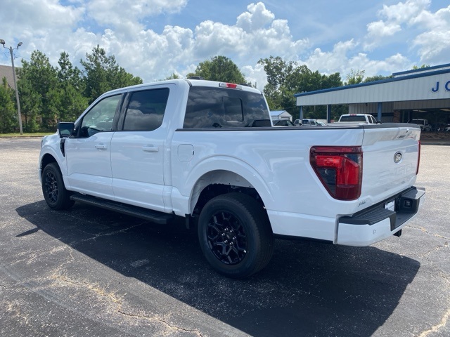 2025 Ford F-150 XLT photo 13