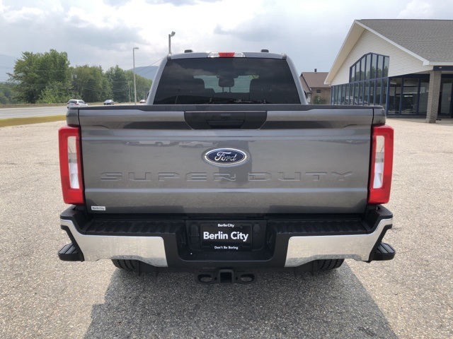 2024 Ford F-250 XLT photo 4