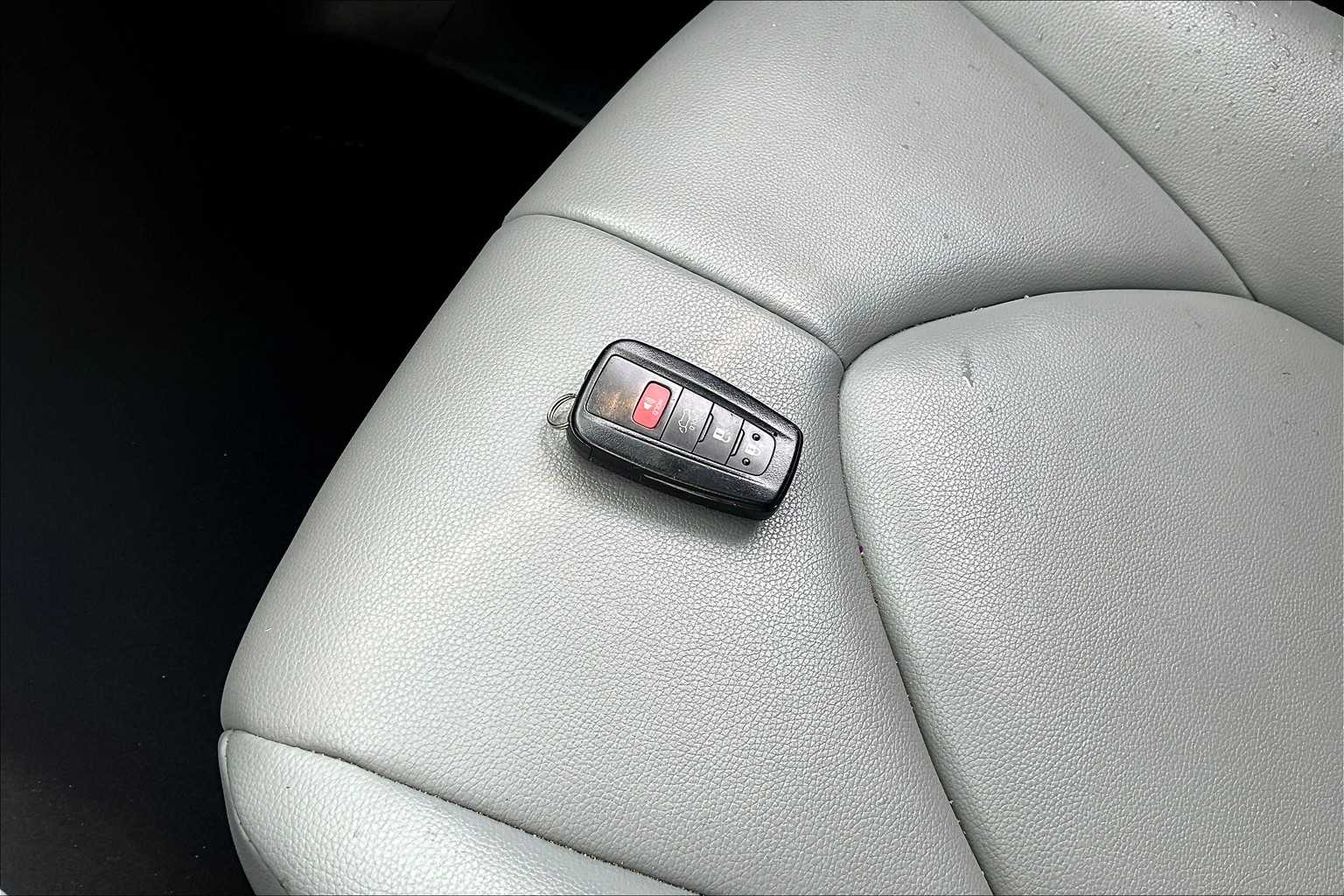 2021 Toyota Highlander XLE photo 14