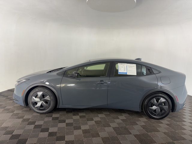2024 Toyota Prius Limited photo 4