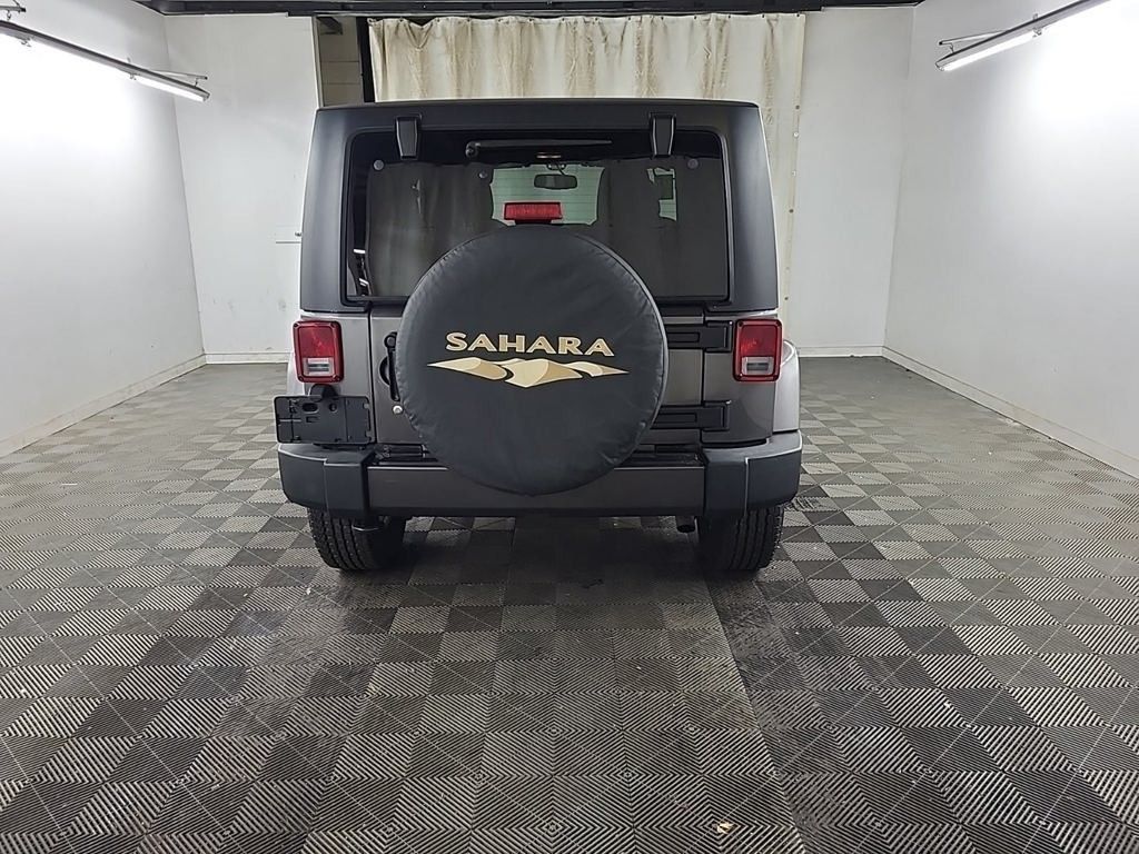 2016 Jeep Wrangler Sahara photo 4