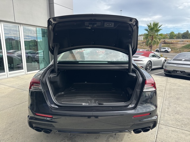2022 Maserati Quattroporte Modena photo 9