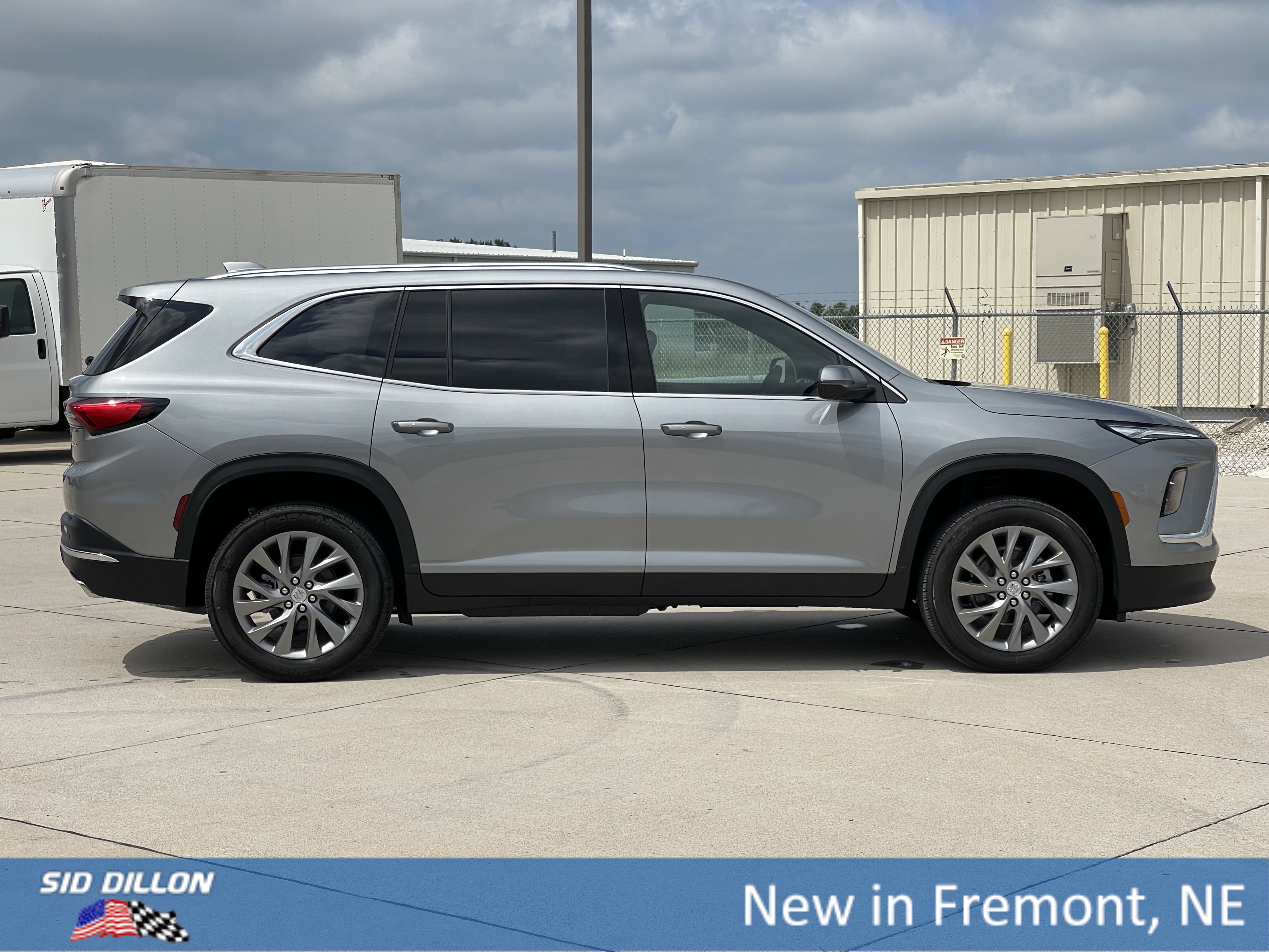2026 Buick Enclave Sport Touring photo 5