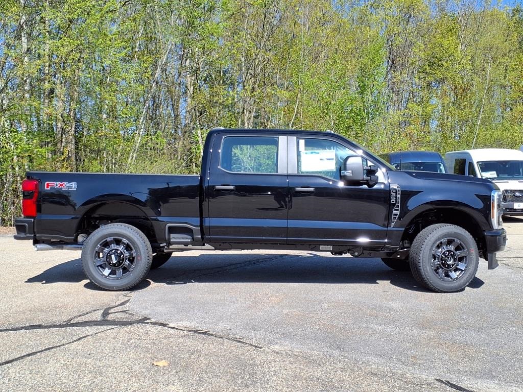 2025 Ford F-350 XL photo 2