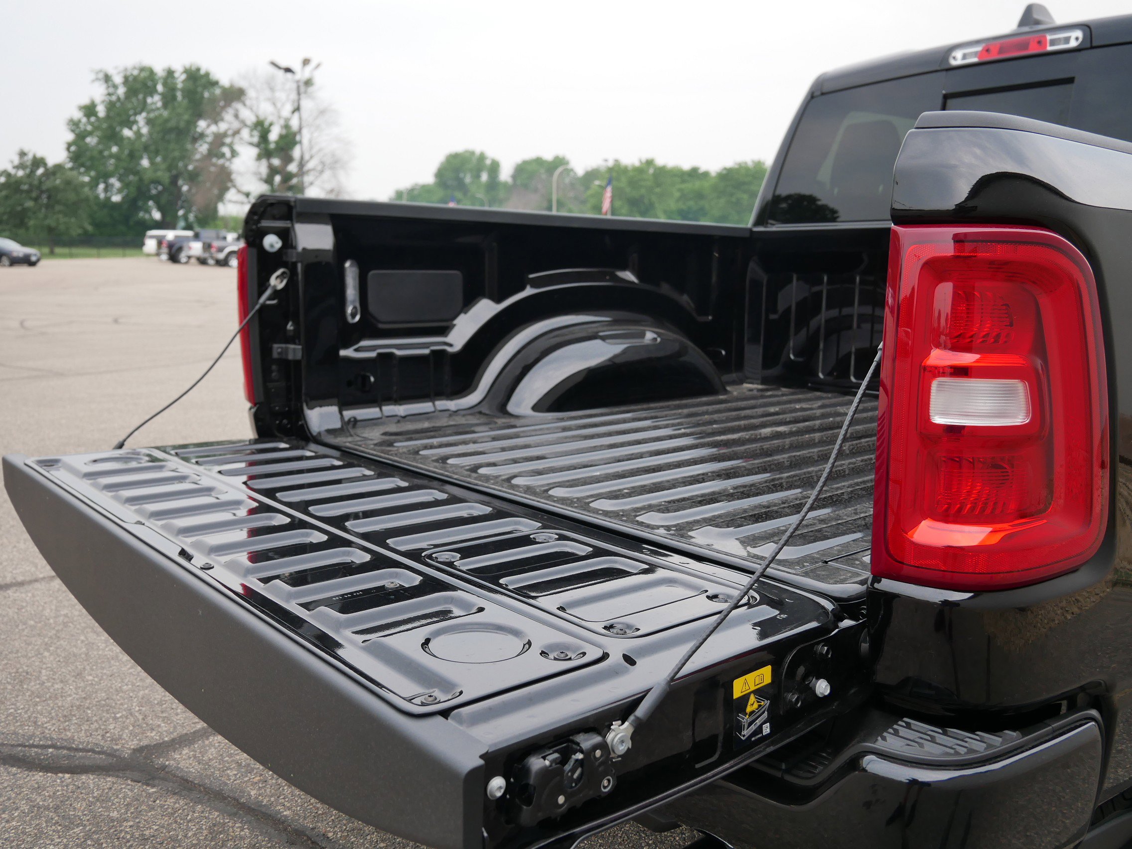 2025 Ram 1500 Laramie photo 4