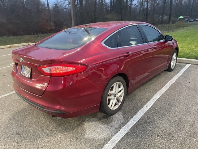 2016 Ford Fusion SE photo 3