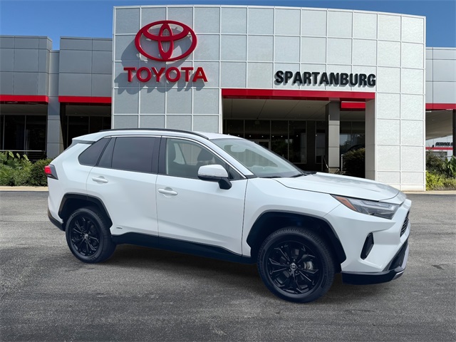2024 Toyota RAV4 SE's photo