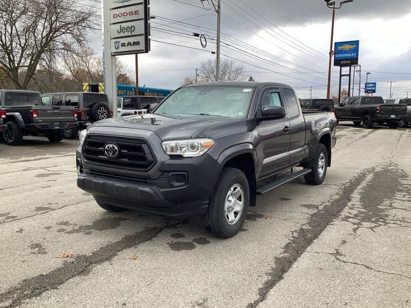 2022 Toyota Tacoma SR 4x4 Access Cab photo 3