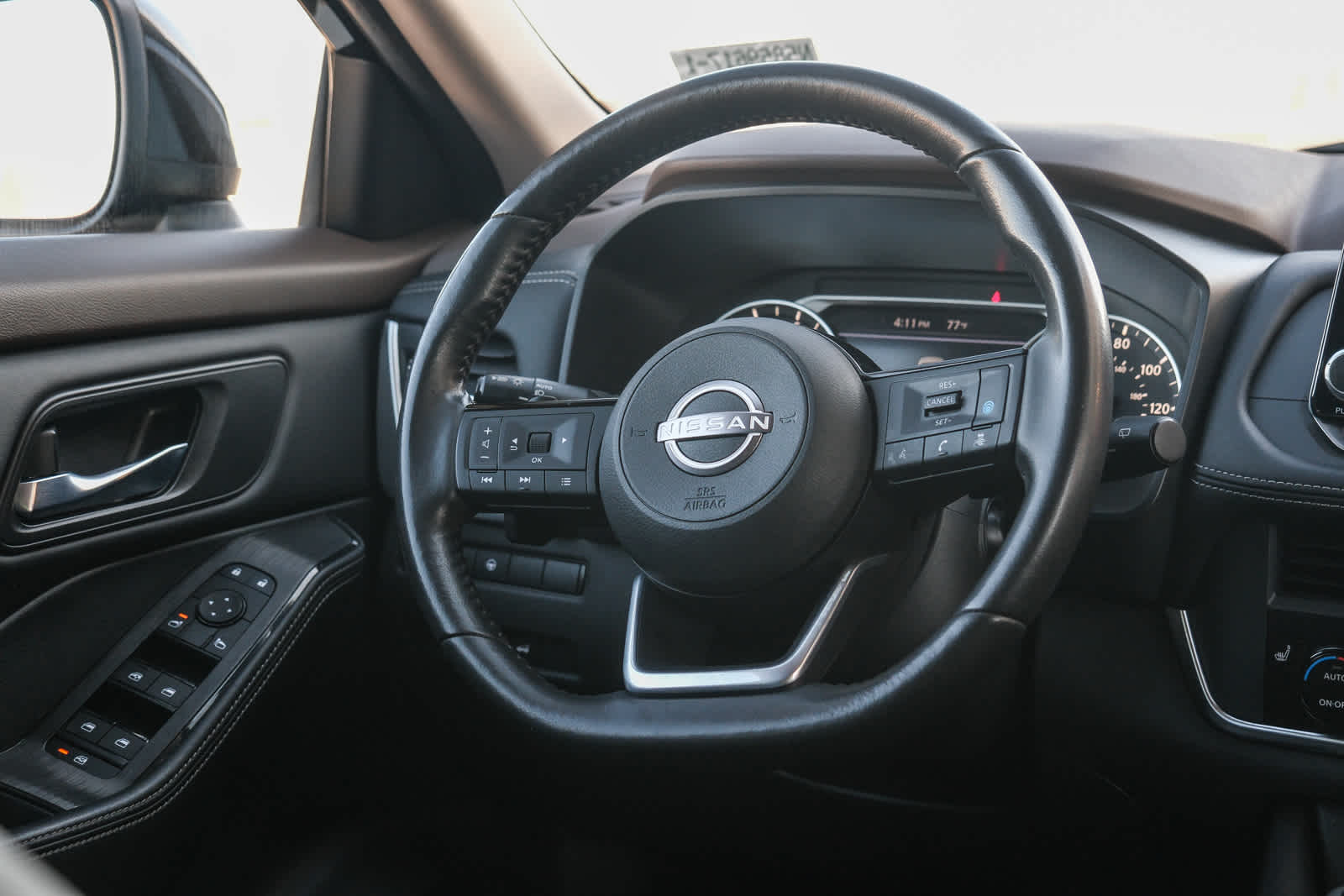 2023 Nissan Rogue SV photo 16