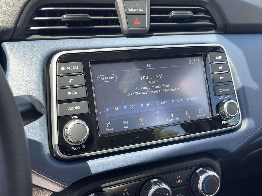 2025 Nissan Versa SV photo 22