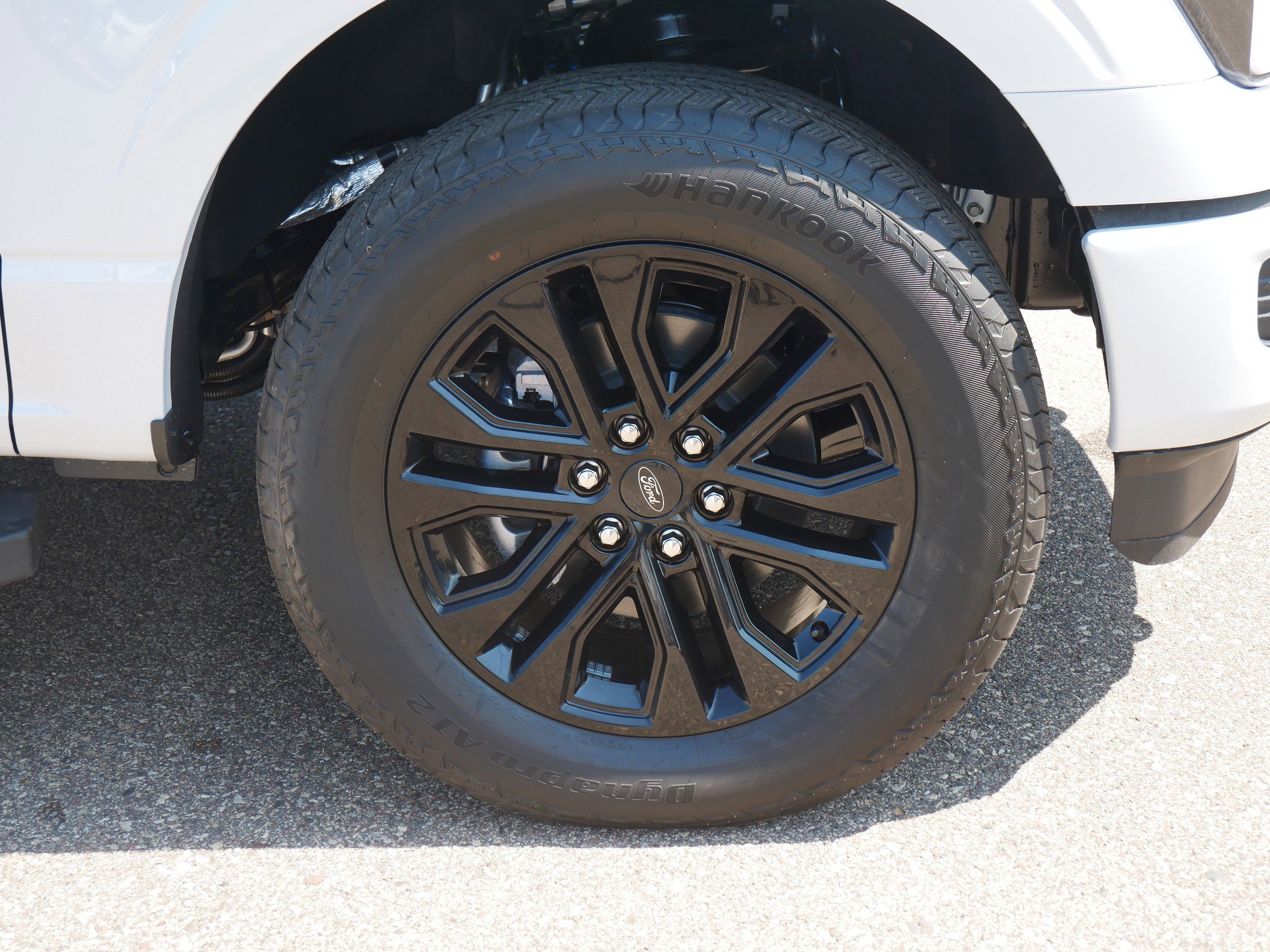 2025 Ford F-150 Lariat photo 4