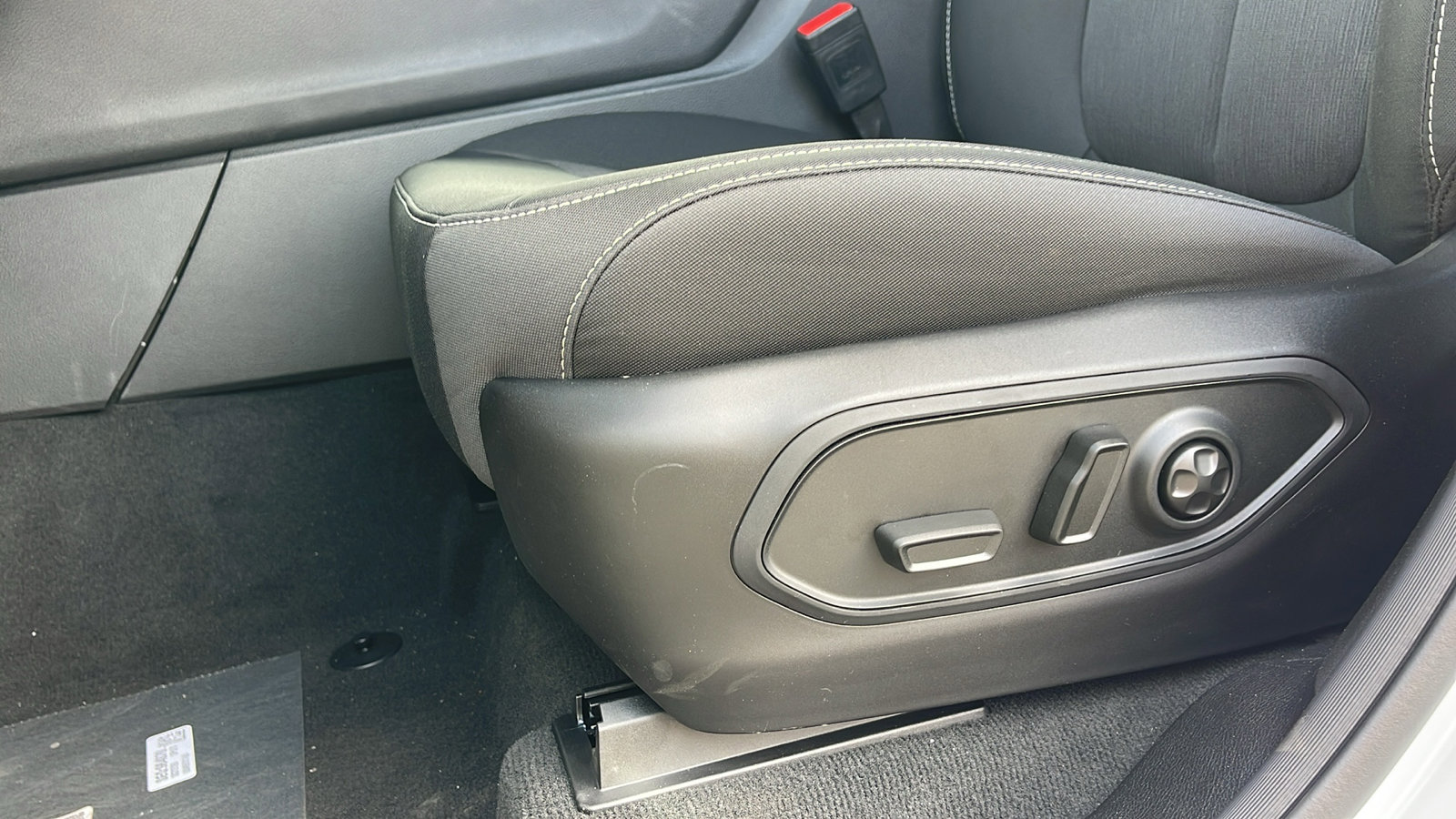 2025 Jeep Grand Cherokee Laredo photo 21