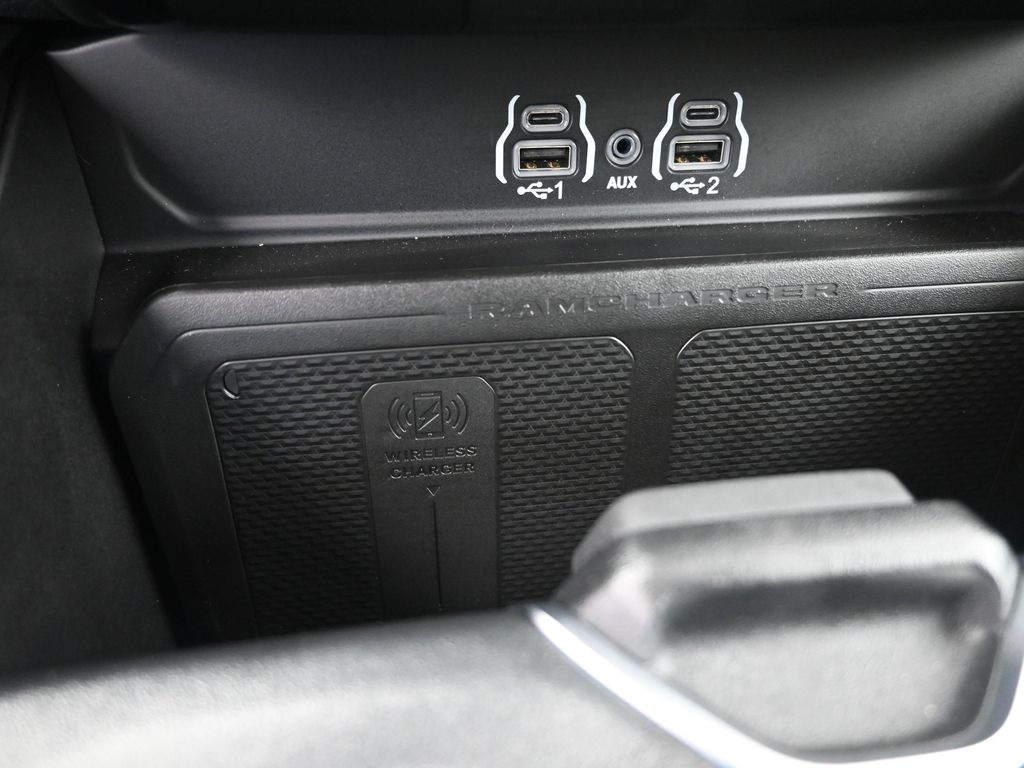 2025 Ram 1500 Laramie photo 4