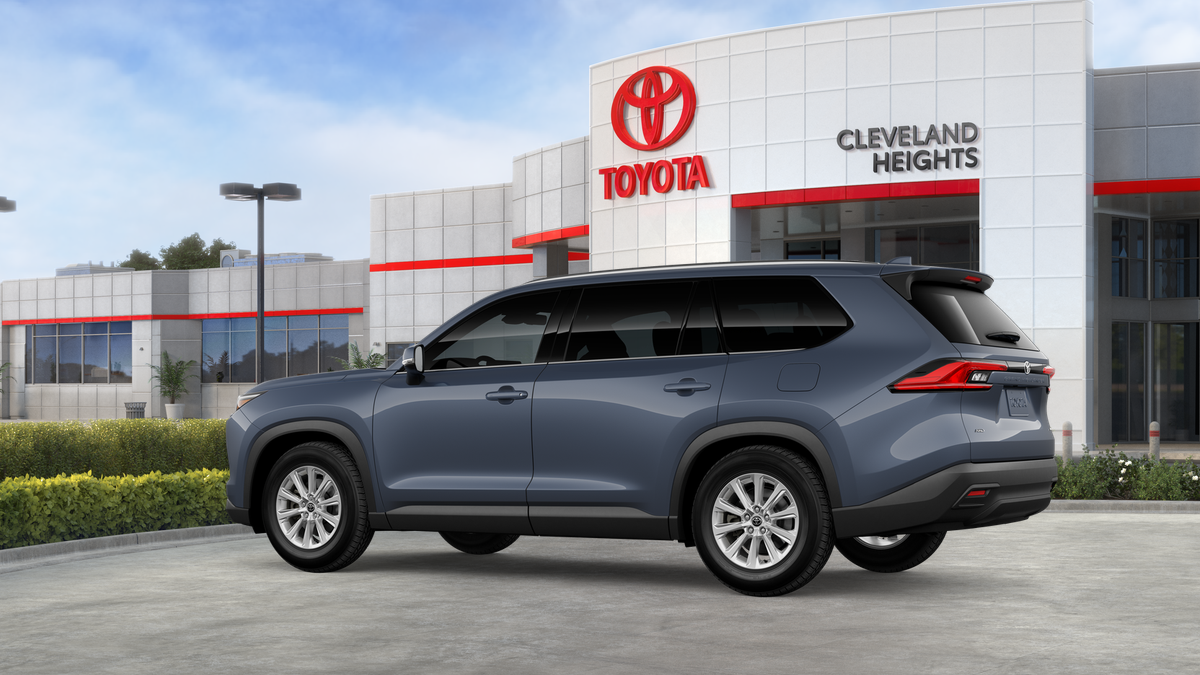 2026 Toyota Grand Highlander XLE AWD photo 2