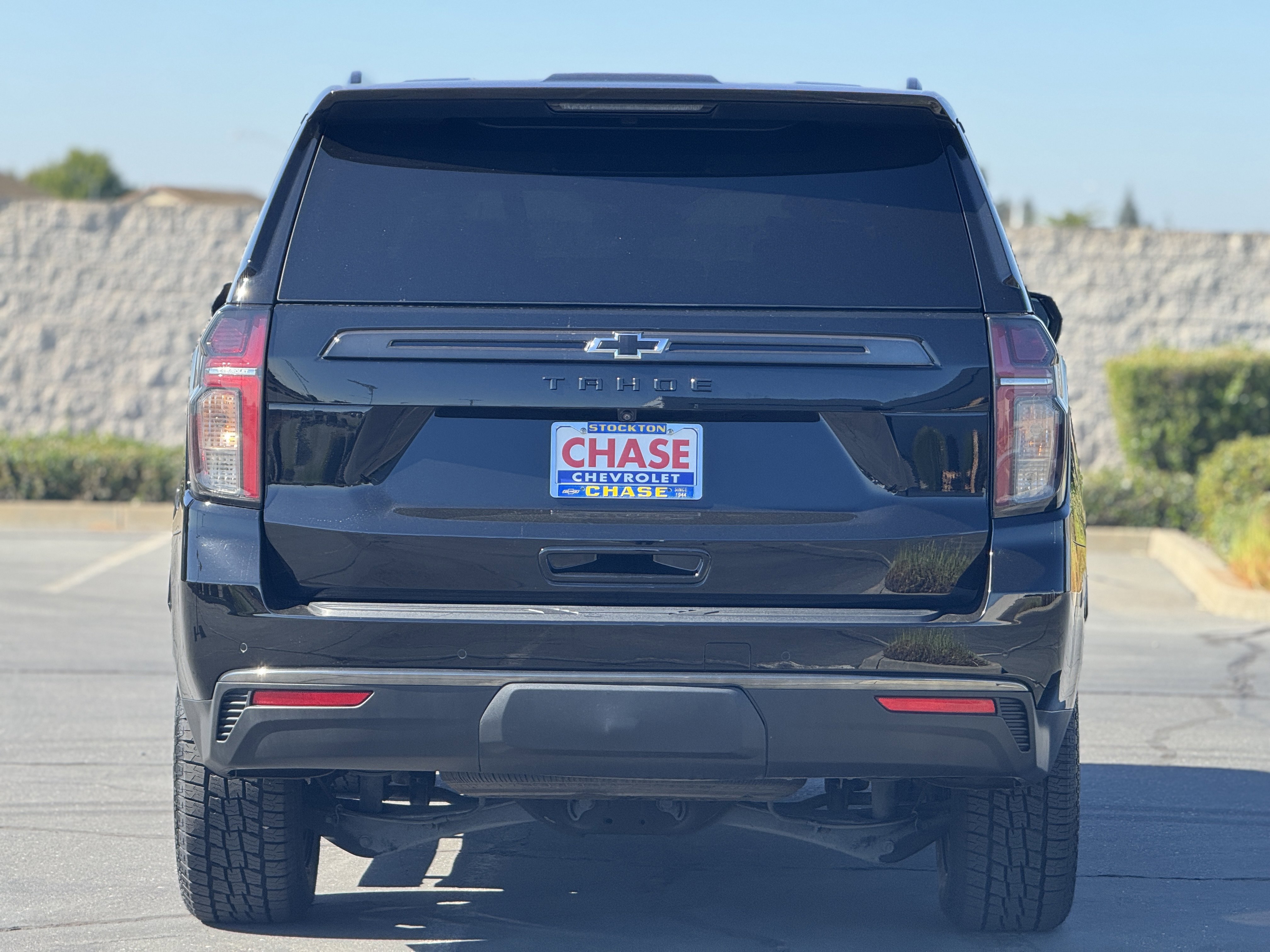 2021 Chevrolet Tahoe Z71 photo 2