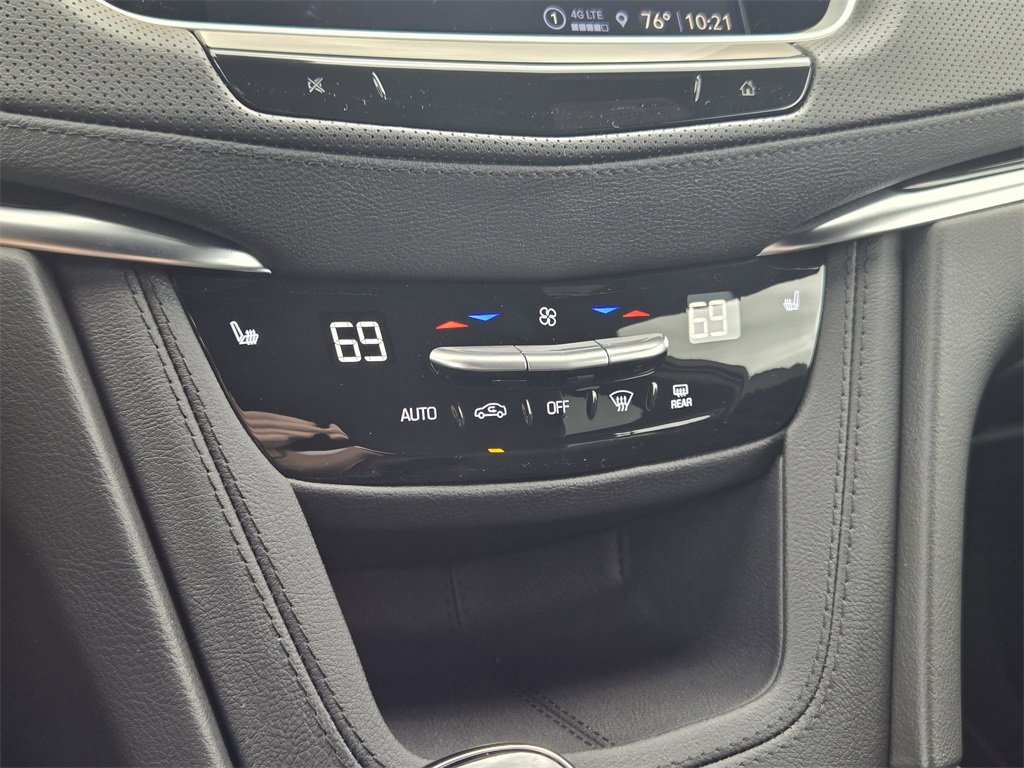 2025 Cadillac XT6 Luxury photo 18