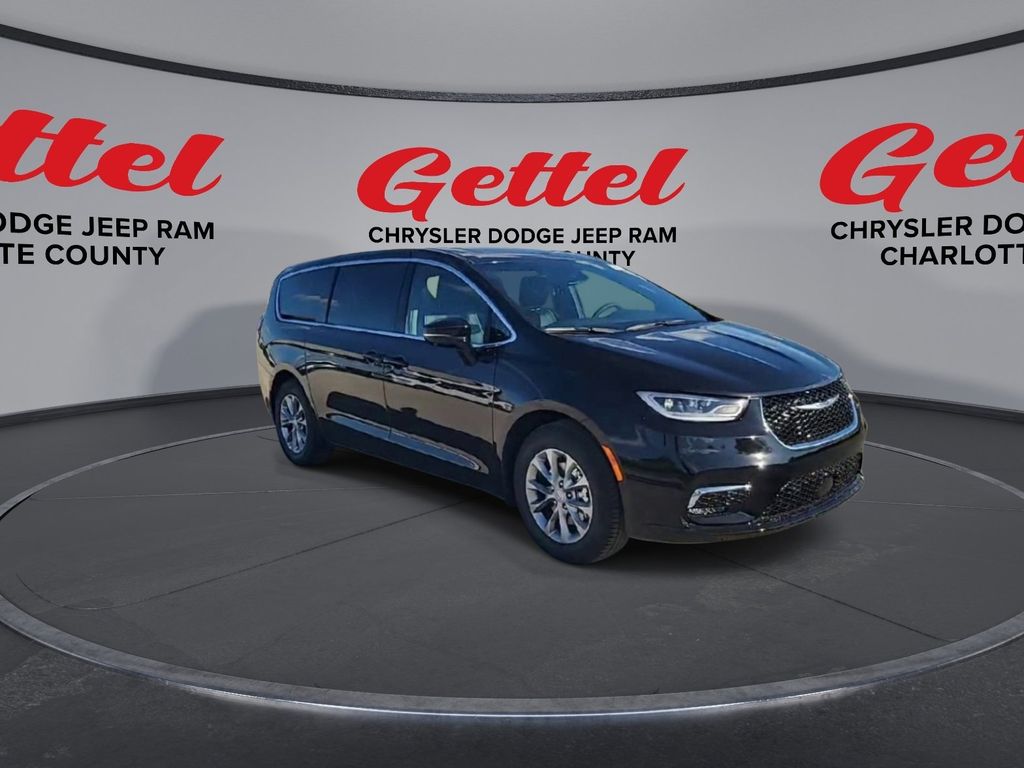 2026 Chrysler Pacifica Limited photo 2