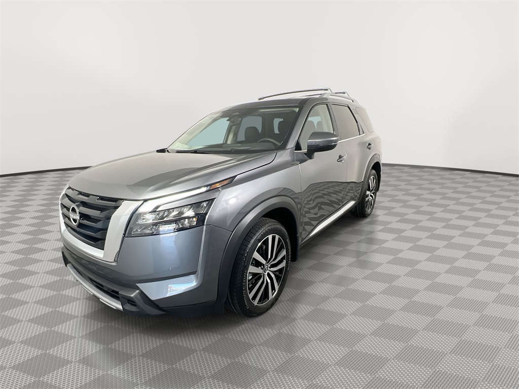 2025 Nissan Pathfinder Platinum photo 4