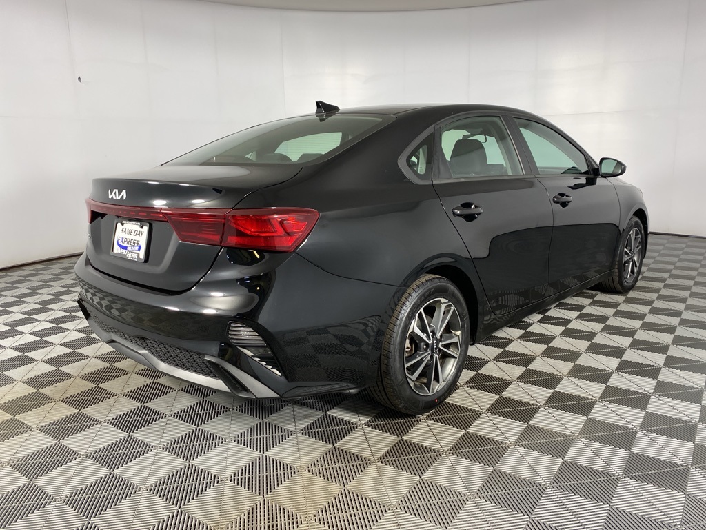 2023 Kia Forte LXS photo 16
